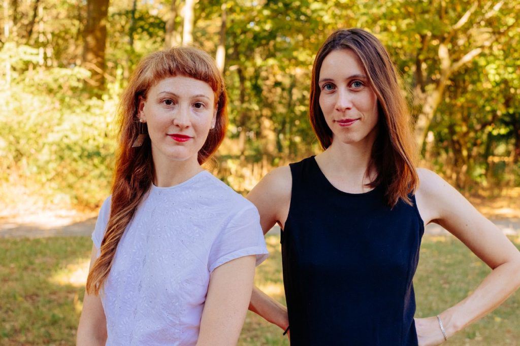 portrait photography of Kerstin (left) and Lily (right)